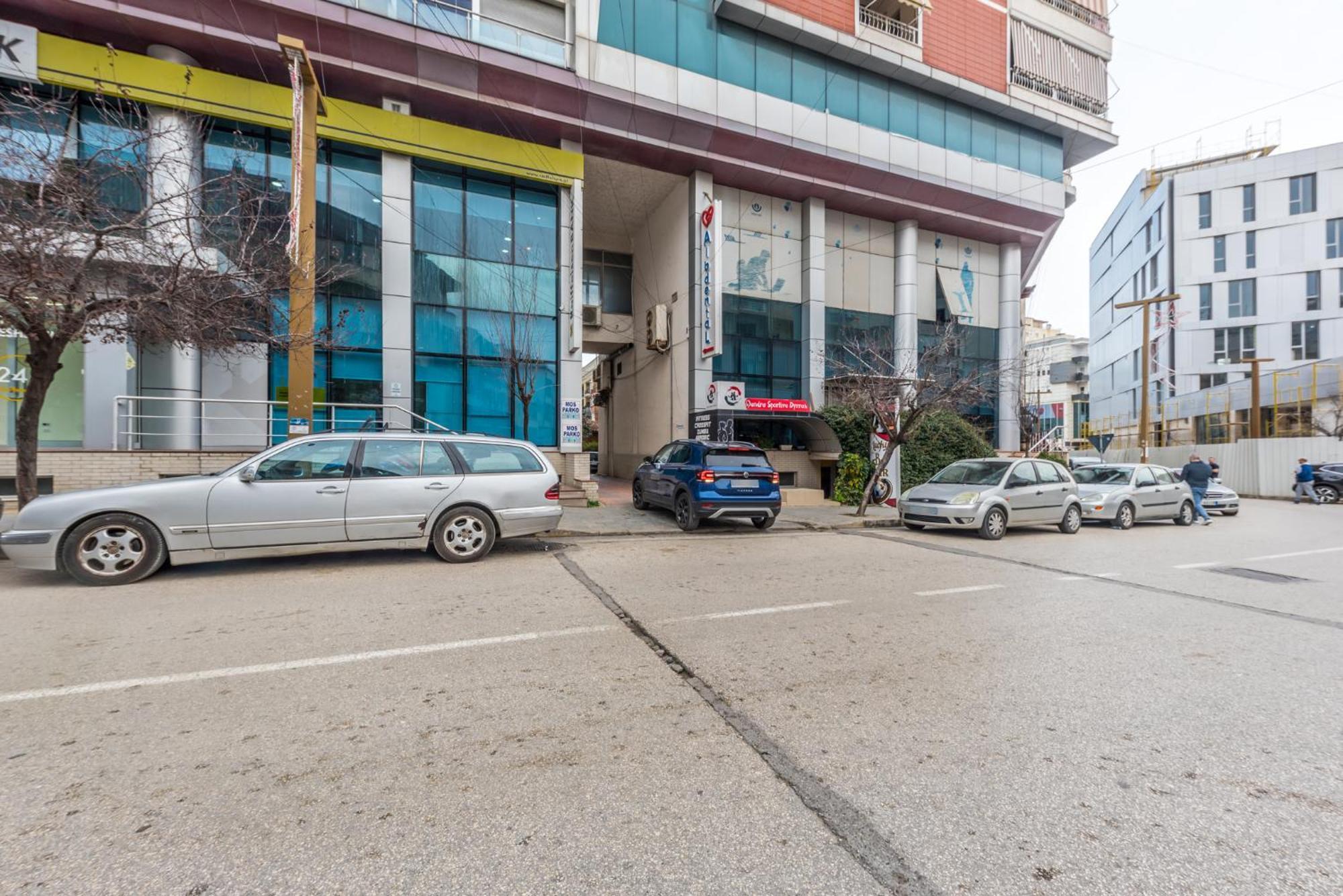 Sky Apartments Durrës Esterno foto